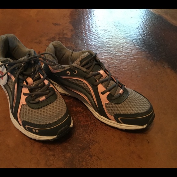 Ryka Aries Walking Sneaker, 7M - Picture 2 of 7